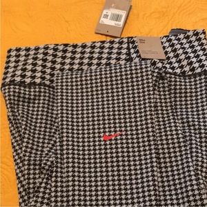 NWT Nike Women's Dri-FIT One Icon Clash Mid-Rise 7/8 Printed Tights